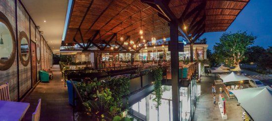 el centro comercial Playacar Center